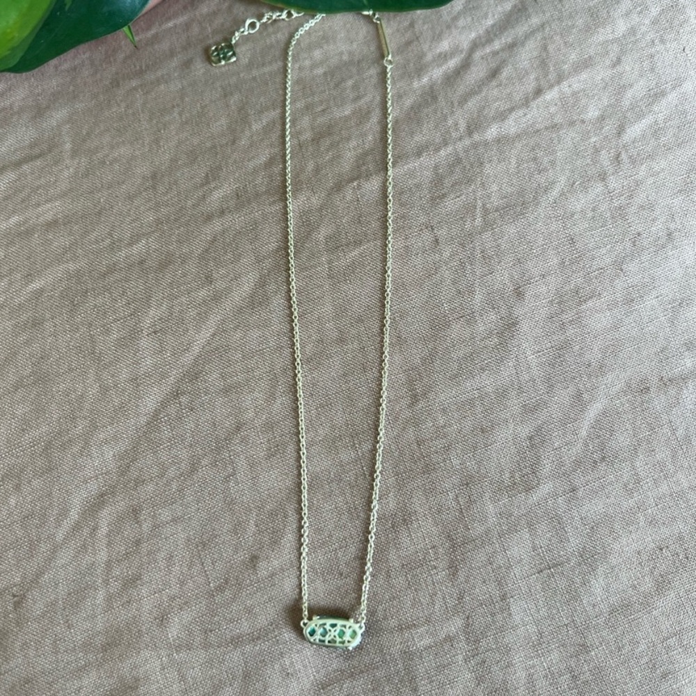 Kendra Scott Elisa Necklace in Abalone Stone - Picture 3 of 4